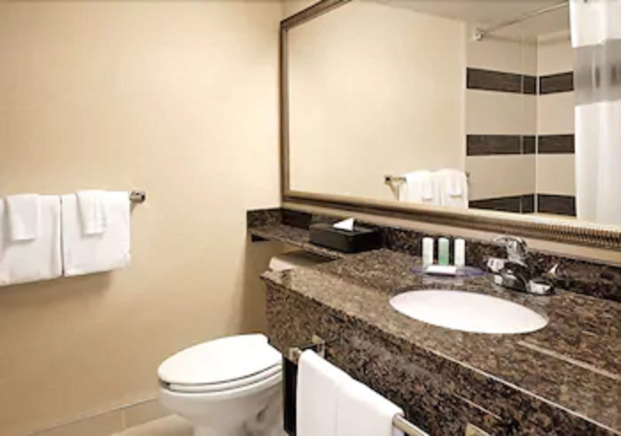 Comfort Suites Downtown Montréal Eksteriør billede