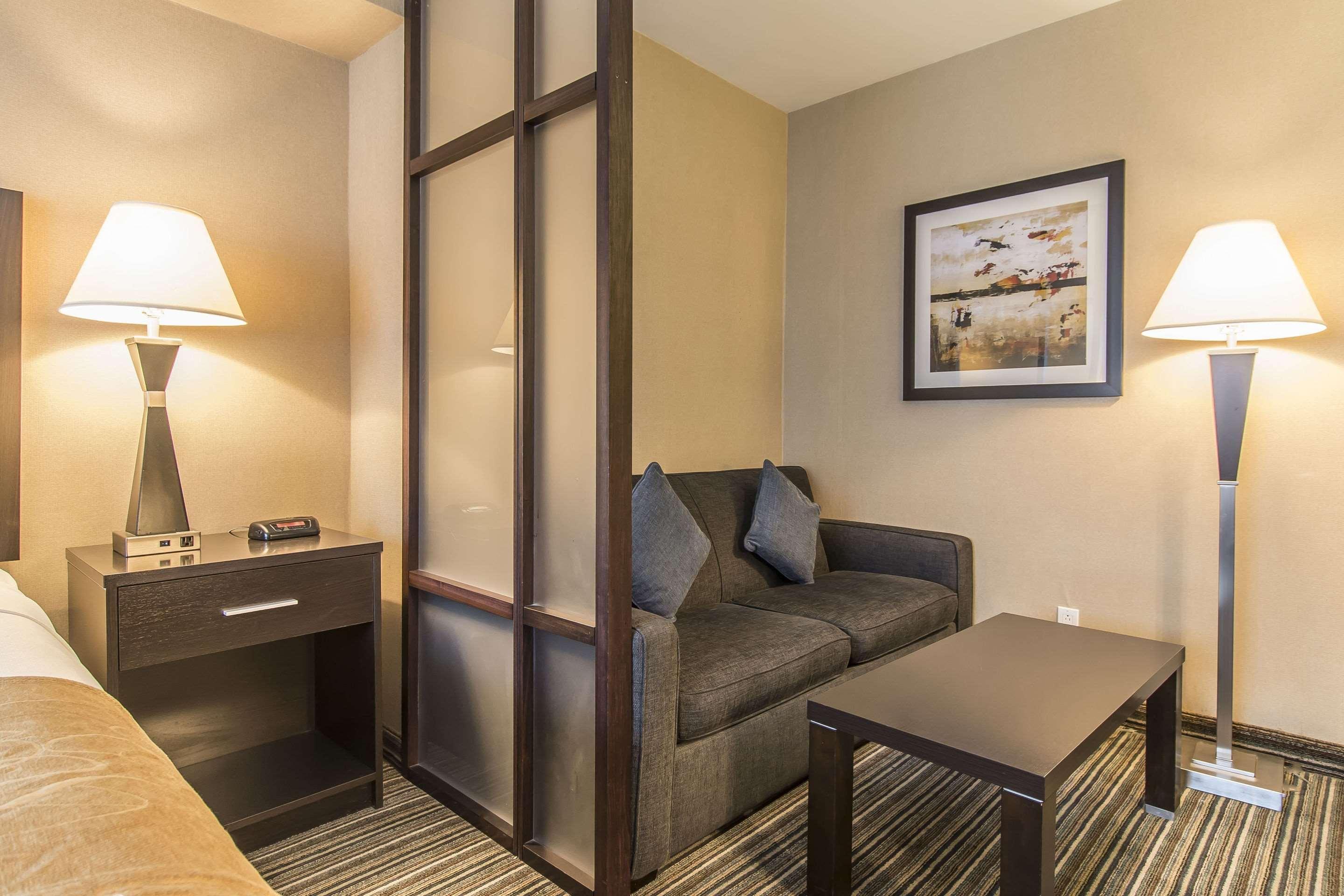 Comfort Suites Downtown Montréal Eksteriør billede