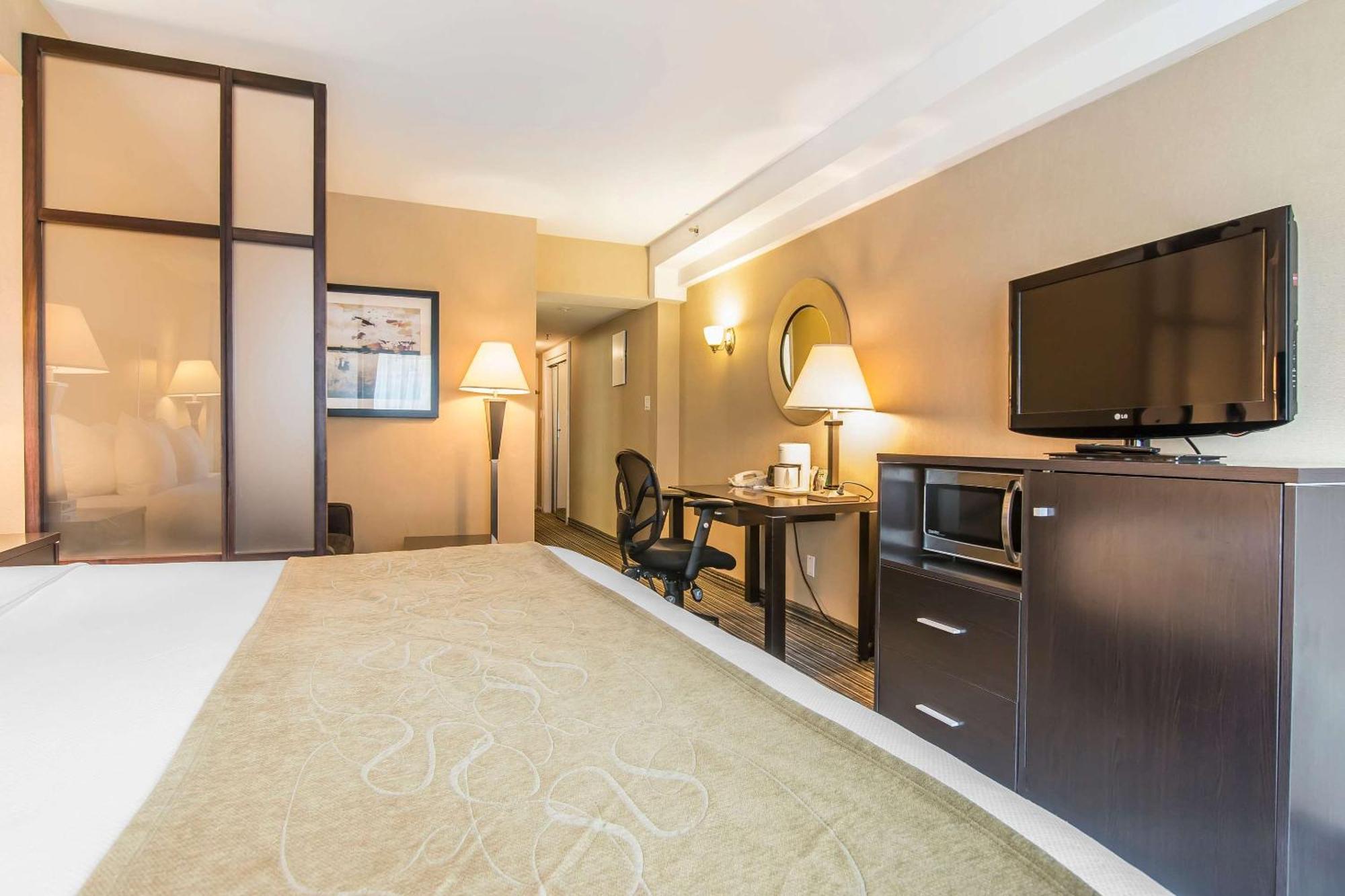 Comfort Suites Downtown Montréal Eksteriør billede