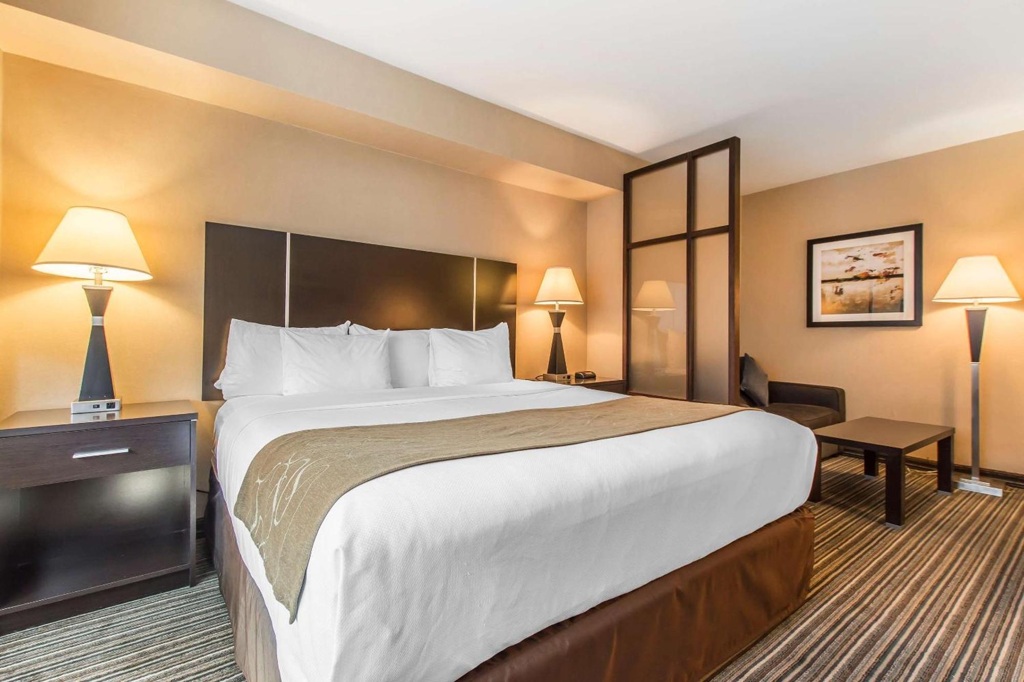 Comfort Suites Downtown Montréal Eksteriør billede