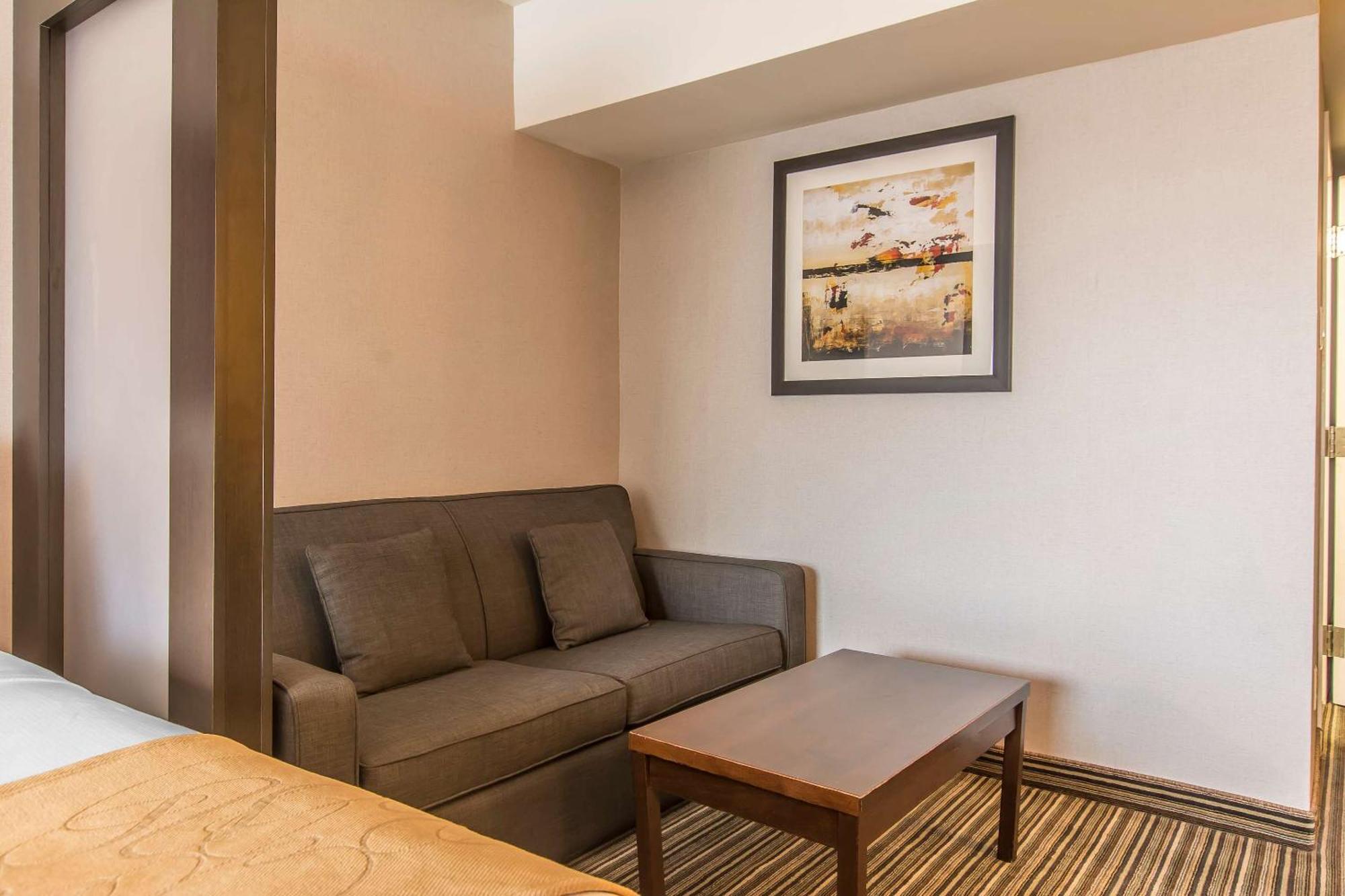 Comfort Suites Downtown Montréal Eksteriør billede