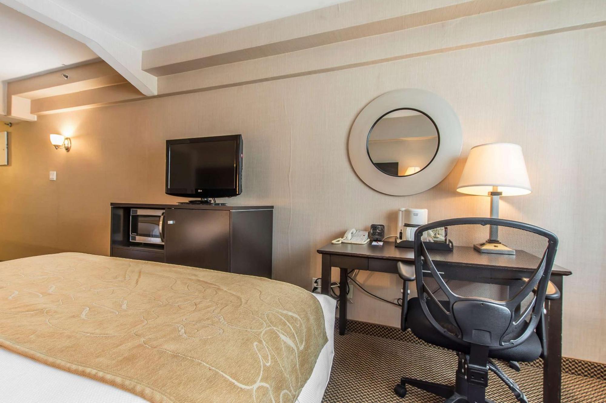 Comfort Suites Downtown Montréal Eksteriør billede