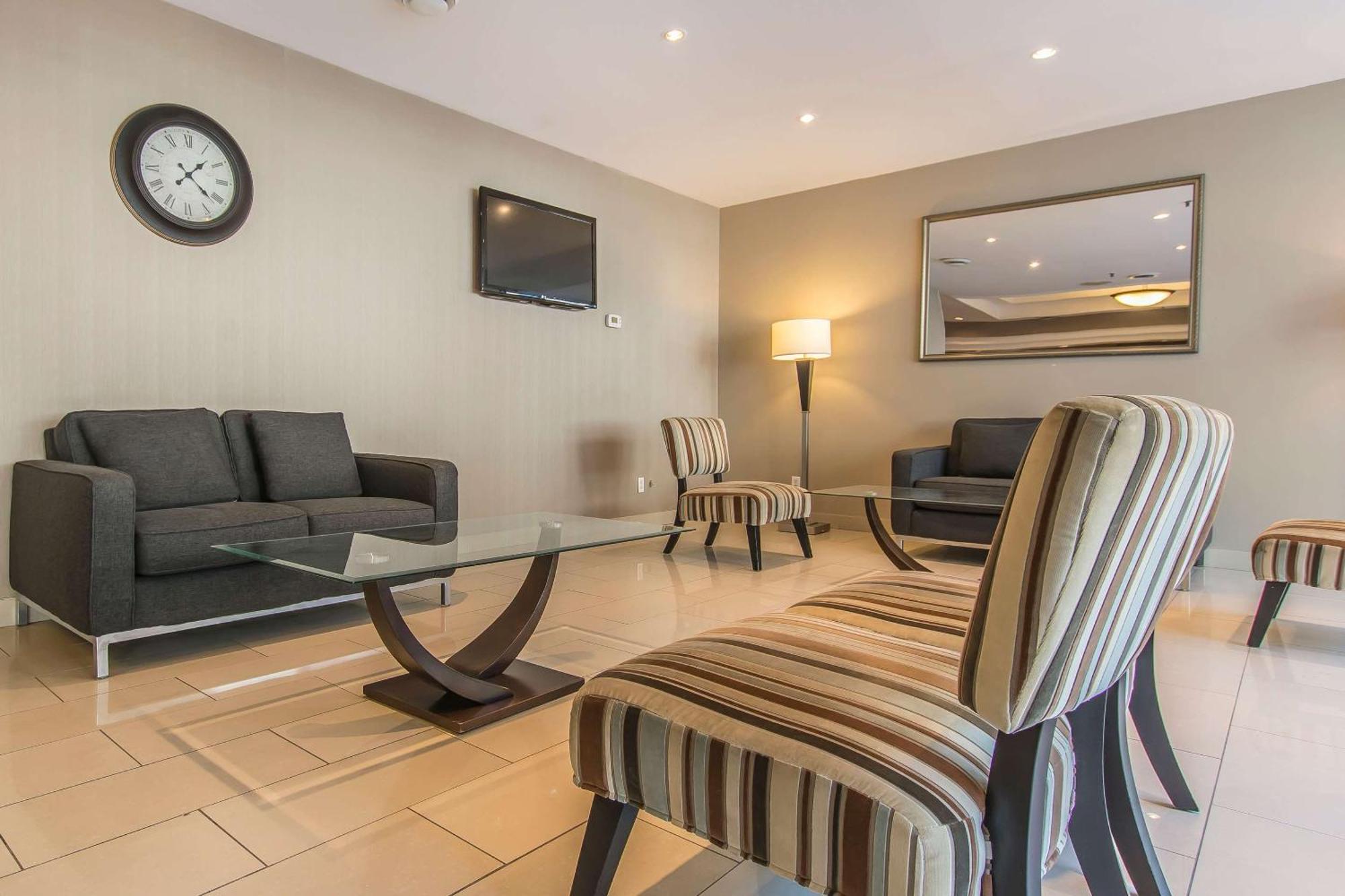 Comfort Suites Downtown Montréal Eksteriør billede